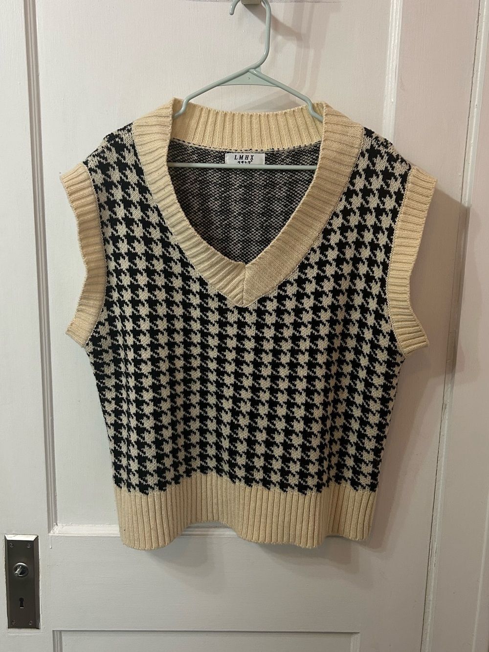 Knit Houndstooth Sweater Vest in Cream and Black